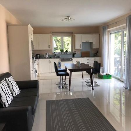 Velden View Ferienwohnung Mit Grosser Sonnenterrasse Und See- Und Karawankenblick Velden am Wörthersee Eksteriør billede