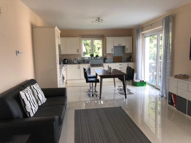 Velden View Ferienwohnung Mit Grosser Sonnenterrasse Und See- Und Karawankenblick Velden am Wörthersee Eksteriør billede